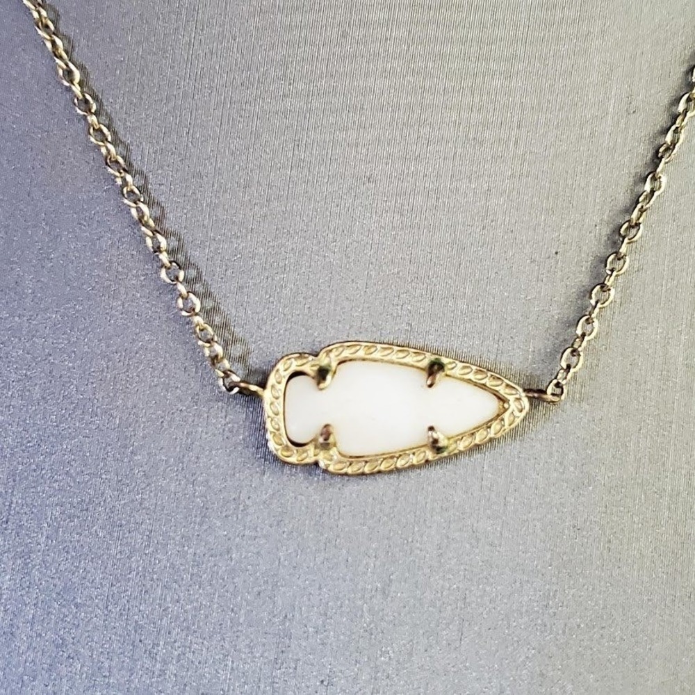 Kendra Scott Skylie Arrowhead Necklace Gold Plate White Mother of Pearl Stone
